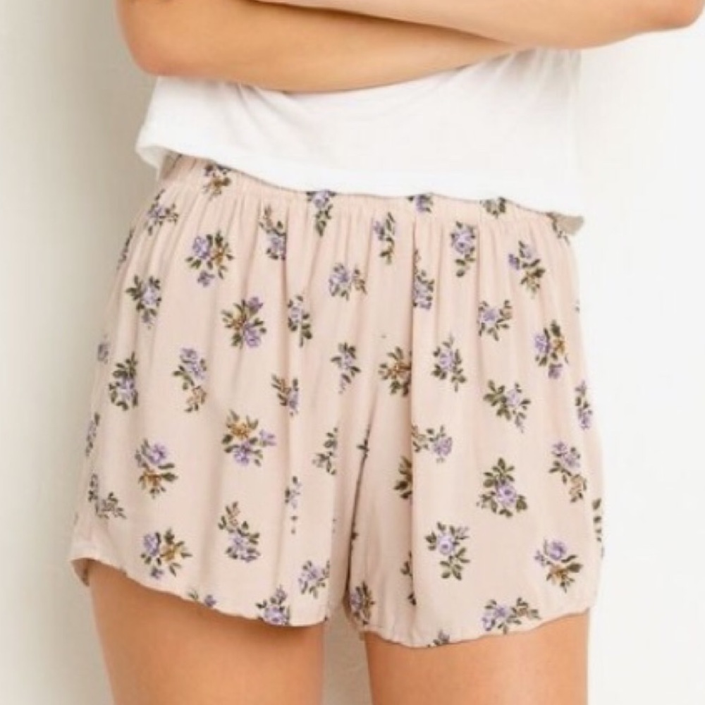 Brandy Melville Beige Floral Flowy Shorts